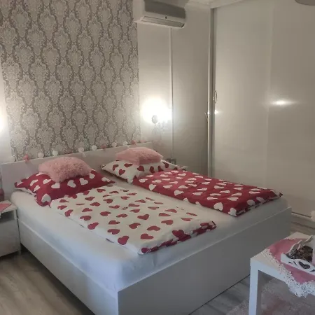 Szandra Vendeghaz Ξενοδοχείο Osku