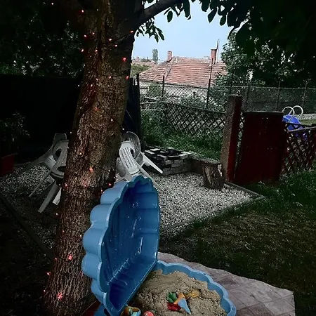 Ξενοδοχείο Szandra Vendeghaz 3*
